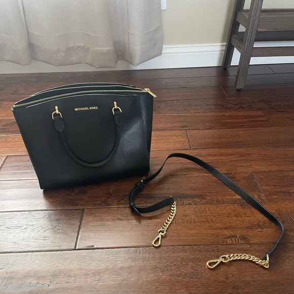 Michael Kors bag - Picture 1 of 4